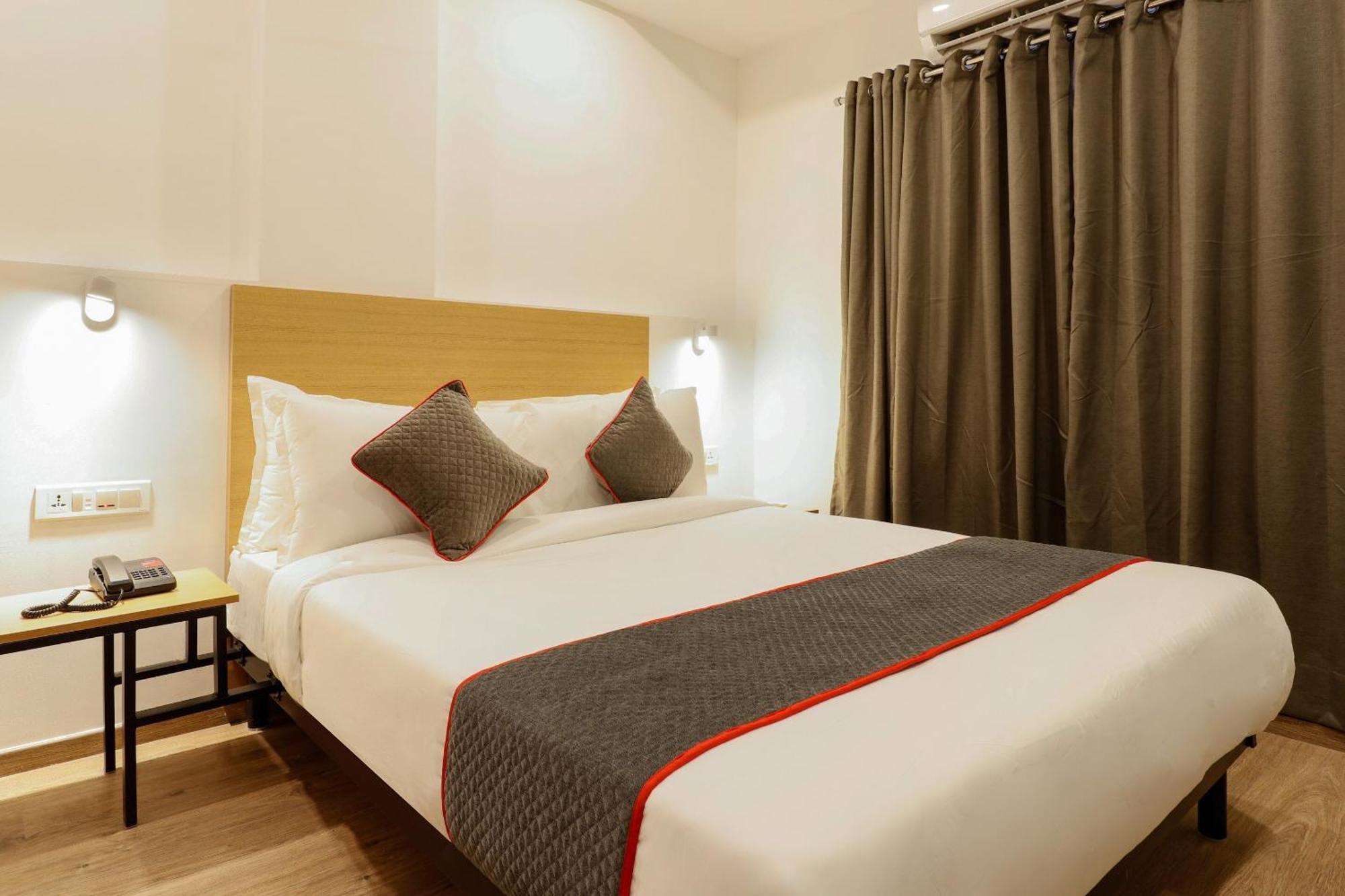 Super Townhouse The Landmark Indore Exterior foto